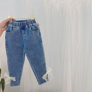 Jean en denim délavé pour filles, coupe droite, décontracté, confortable, durable, avec motif nœuds en spandex et fermeture boutonnée - Product Image 4