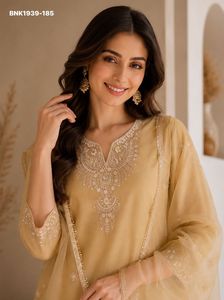Conjunto de Kurti Corto de Calidad Premium con Bordado Cosmos y Dupatta a juego con Plazzo - Proveedor Indio a Precio Mayorista - Product Image 3