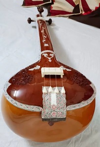 Instrumento de Cuerdas Tanpura Profesional de Madera, Cuerpo Lacado y Pulido con Acabado Exquisito, con Estuche Rígido de Fibra - Product Image 2
