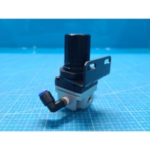 เครื่องควบคุมแรงดันลม AR2000-01BG-M SMC ใช้เป็นชิ้นส่วนอุปกรณ์เซมิคอนดักเตอร์รุ่นเก่า - Product Image 2