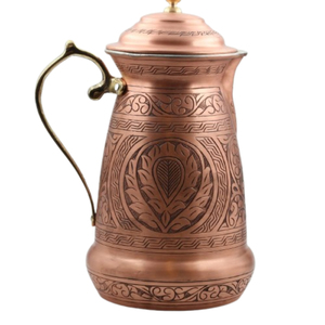 Carafe à eau en cuivre massif gravée de style turc personnalisable, idéale pour les hôtels, les restaurants et les cadeaux. - Product Image 1