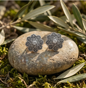 DIVYORO <b>SILVER</b> FLORAL STUDS - Product Image 4