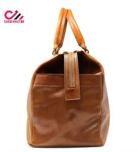 Sac de voyage sportif personnalisé de grande taille, imperméable, en cuir véritable, fermeture éclair robuste, sac de week-end de luxe pour hommes et femmes - Product Image 1