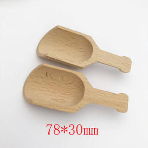 Cuchara de madera con mango largo disponible en varios tamaños, utilizada para medir, transferir y porcionar ingredientes secos finos o granulados. - Product Image 3