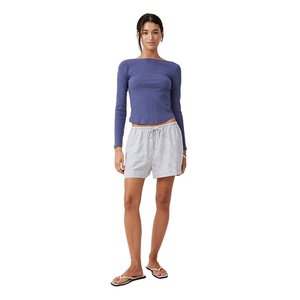 กางเกงขาสั้นผู้หญิงสำหรับฤดูร้อน ทรงปกติ สวมใส่สบาย ดีไซน์เชือกผูกเอว ออกแบบตามสั่ง OEM ขายดีสำหรับชุดออกกำลังกาย - Product Image 1