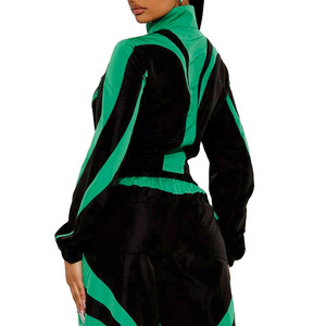 Conjunto de chándal de nailon corto para mujer, a la moda, personalizado, con chaqueta con cremallera, pantalones de pierna ancha, OEM, marca privada, sudaderas con capucha estilo streetwear, cortavientos - Product Image 2