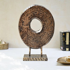 Escultura Metálica Moderna con Base de Madera, Pieza Artística Refinada para Decoración del Hogar, Sala de Estar, Oficina y Mesa, Estilo Abstracto en Madera - Product Image 1