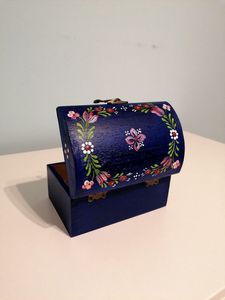 Caja de Madera Pintada a Mano de Estilo Vintage, Organizador Decorativo Hecho a Mano para Joyas, Cosméticos y Decoración del Hogar - Product Image 3