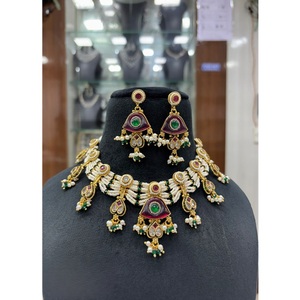 Ensemble collier et boucles d'oreilles en laiton plaqué or de qualité supérieure, élégant, pour femmes, pour les occasions de mariage - Product Image 1