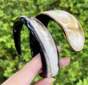 กำไลข้อมือทำมือจากเขาสัตว์ธรรมชาติ สีธรรมชาติ ดีไซน์สวยงามที่สุด เครื่องประดับจากเขาควายและวัว สำหรับงานแต่งงาน ความรัก และความโรแมนติก - Product Image 5