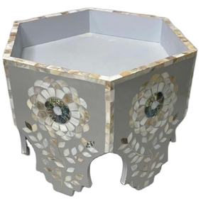 Soporte para Pastel Hexagonal de Lujo Ecológico con Incrustaciones de Madreperla |   Pedestal de Madera Hecho a Mano para Exhibición de Pasteles y Postres - Product Image 1