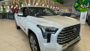 premium CrewMax pickup truck – Capstone-style full-size truck - Product Image 5