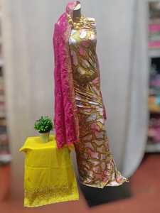 Vestido de Novia de Tela de Terciopelo de Seda con Brillo Dorado Intrincado, Jacquard Floral, Estilo Somalí Maqbal Dirac, Lujoso y con Encanto Discreto - Product Image 6