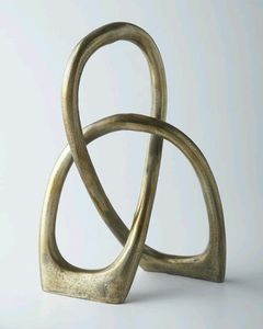 Objetos Decorativos Metálicos de Inspiración Clásica, Esculturas que Ofrecen un Atractivo Atemporal para Entornos Residenciales Refinados - Product Image 1