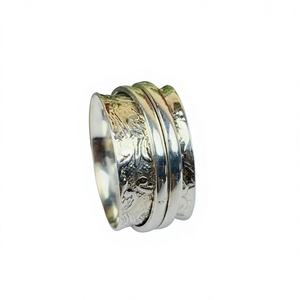 Anillo giratorio de plata de ley 925 martillado a mano para mujer, con engaste de bisel, clásico, para alivio de la ansiedad y meditación, para aniversario de boda - Product Image 1