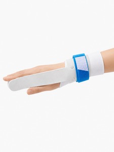 Agarraderas de barra asimétricas de cuero duradero con diseño seguro para los dedos para un mejor control del barra, entrenamiento de gimnasia y más. - Product Image 2