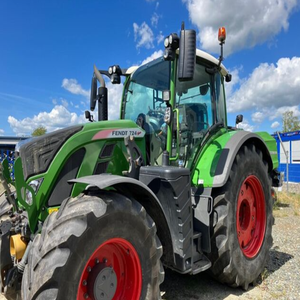 Tractor Fendt eficiente, máquina agrícola diseñada para arar, cultivar, remolcar y realizar trabajos agrícolas generales con fiabilidad. - Product Image 1