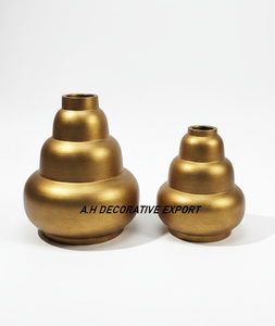 Florero de Aluminio Moderno y Minimalista en Negro Mate - Decoración de Hogar y Bodas de Alta Calidad, Ecológica y de Lujo, Hecho a Mano - Product Image 5