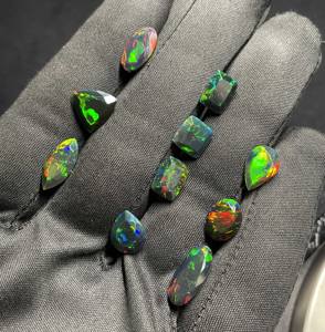 พลอยโอปอลดำเอธิโอเปียธรรมชาติ รูปทรงผสม ขนาด 7-10 มม. รับรองโดย IGI สำหรับทำเครื่องประดับ - Product Image 6