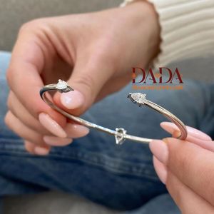 สร้อยข้อมือเพชรเม็ดเดี่ยวลายลูกแพร์ตกแต่งห้องแล็บแบบคลาสสิกเครื่องประดับเพชรหรูหราหรูหราสำหรับผู้หญิง - Product Image 5