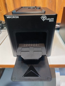 เครื่องตรวจสอบเพชรแบบพกพา Trusure Mini ออกแบบมาเพื่อการตรวจจับ CVD และ HPHT อย่างรวดเร็วและแม่นยำ - Product Image 3