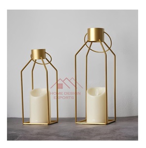 Lanterne à bougie en métal doré, artisanale, de luxe, avec bougie votive en verre - Product Image 1