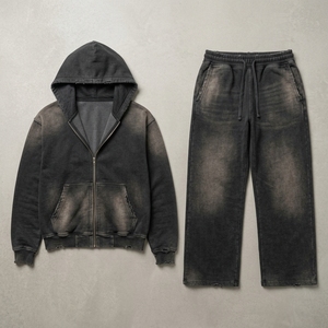 Conjunto de chándal de dos piezas para hombre, de invierno, con capucha, negro sólido desgastado, estilo lavado ácido, con aspecto de mezclilla vintage, de forro polar, con cierre frontal - Product Image 1