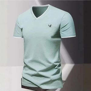 T-shirt décontracté pour homme, nouvelle collection été, luxe léger, couleur unie, col en V, manches courtes, polyvalent et fin - Product Image 4
