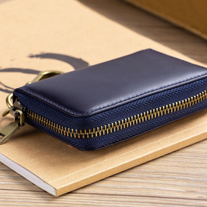 Estuche para llaves de cuero hecho a mano, diseñado para una organización segura y una funcionalidad elegante para el día a día, a precio de mayoreo. - Product Image 4