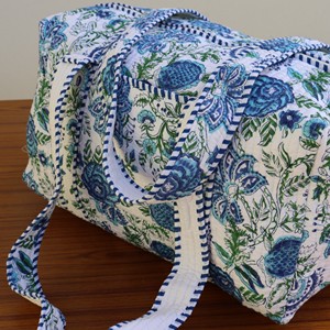 Large Quilted Cotton Duffel <b>Bag</b> Blue Floral Pattern Casual Travel Shoulder <b>Bag</b> High Capacity Weekend <b>Overnight</b> <b>Bag</b> - Product Image 4