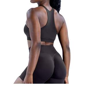 Conjunto de Yoga Personalizado al por Mayor para Mujer con Logotipo Personalizado, Sujetador Deportivo Simple con Espalda Cruzada y Pantalones Cortos de Entrenamiento con Efecto Push-Up, Ropa Deportiva para Gimnasio - Product Image 5