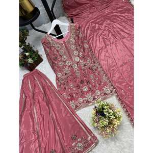 Conjunto de Traje de Diseñador para Mujer con Bordado Elegante y Trabajo de Lentejuelas - Product Image 6