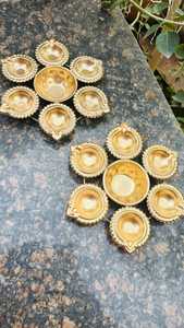 Juego de diyas de latón con centro de pétalos de flores, lámpara de aceite hecha a mano para actividades religiosas, decorativa - Product Image 2