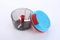 Innovatieve Chop N' Juicy 2-in-1 handmatige, heavy-duty voedselhakker en citruspers met roestvrijstalen messen en voedselveilige kunststof onderdelen.