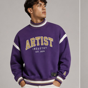 เสื้อสเวตเชิ้ตโอเวอร์ไซส์ทรงวาร์ซิตี้สำหรับผู้ชาย ปักอักษรแบรนด์ตามสั่ง คอเต่า แนววินเทจ สีม่วง ลายริบถักแบบมีแถบ - Product Image 4