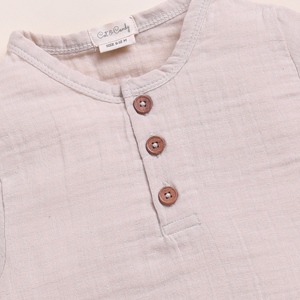 Camiseta Henley de manga corta de muselina orgánica de calidad superior con conjunto de pantalón de salón-Avena + Cocoa Whisper - Product Image 4