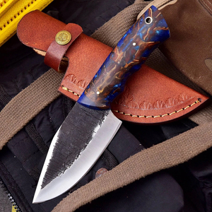 Couteau de chasse Skinner artisanal en résine de cône de pin, forgé à la main en Damas, avec étui, support OEM, couteau de camping à lame fixe - Product Image 1