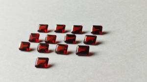 Granate Natural de Mozambique 7x9mm Grado AAA Sin Calentar Corte Octogonal Escalonado Facetado Rojo Corte Esmeralda Gema Suelta para Joyería - Product Image 4