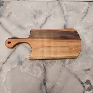 เขียงไม้วอลนัททำมือ: ถาดเสิร์ฟอาหารในครัวหรูหรา - Product Image 2