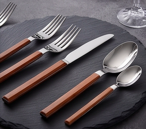 Ensemble de couverts minimalistes en acier inoxydable avec manche en bois, couteau, fourchette, cuillère, passe au lave-vaisselle, vaisselle de mariage - Product Image 3