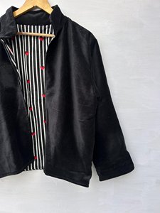 เสื้อแจ็คเก็ตฤดูหนาวแบบยูนิเซ็กซ์ ผ้ากำมะหยี่สีดำ แบบสั้น ผ้าควิลท์สองด้าน ระบายอากาศได้ดี เป็นมิตรกับสิ่งแวดล้อม ปักลายผ้าฝ้าย ขนาดฟรีไซส์ สไตล์อินเดีย - Product Image 4