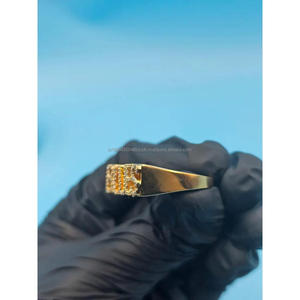 Anillo de Plata de Ley 925 con Moissanita y Diamantes, Letra BLUES, Tono Dorado, Joyería de Alta Gama para Compradores Mayoristas - Product Image 1