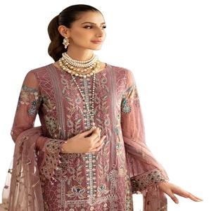 Robes panjabi pakistanaises brodées en mousseline de soie pour femmes sur des costumes trois pièces en mousseline de soie Designers pakistanais par Ramsha Vol R-11 - Product Image 1
