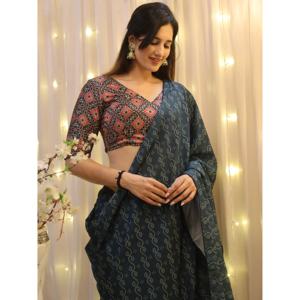 Beau Saree en crêpe imprimé numérique bleu saree avec chemisier - Product Image 5