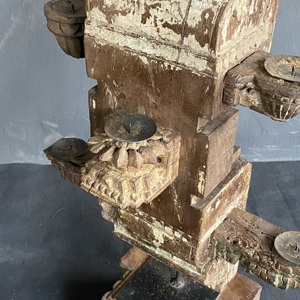 Candelabro de Madera Tallado a Mano Antiguo - 87cm, Candelabro Arquitectónico Indio Vintage, Decoración Rústica de Madera de Teca para Piso - Product Image 2