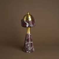 Porte-encens artisanal en marbre vert avec couvercle en laiton, base en pierre polie, accessoire fonctionnel artisanal