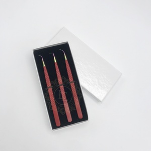 Pince à épiler à pointe arc-en-ciel étiquetée personnalisée de haute qualité pince à épiler d'extension de cils en acier inoxydable avec revêtement en poudre rouge - Product Image 6