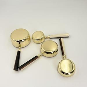 Artículo Listo para Enviar: Tazas Medidoras de Acero Inoxidable con Acabado en Color Dorado y Asa de Resina Blanca y Negra para Hogar, Hotel y Restaurante - Product Image 5