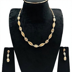 Ensemble de bijoux de luxe en or massif 22 carats, classique, pour mariage et soirée, avec collier ras-de-cou en perles d'eau douce pour femme, cadeau - Product Image 1