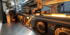 Máquina de Moldeo por Inyección y Soplado de Alta Velocidad de 6 Cavidades, Servoautomática, 10000 BPH, con Bomba y Motor, Equipo de Producción de Botellas - Product Image 3